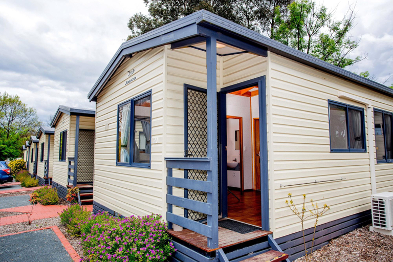 Room 4, Albury Gardens Tourist Park, Albury