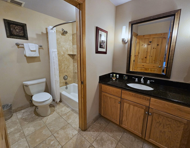 Bathroom 3, Snakedance Condominiums, Taos
