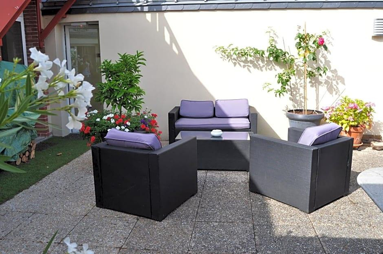 Public Area 2, L Auberge Du Tire Bouchon, Loire-Atlantique