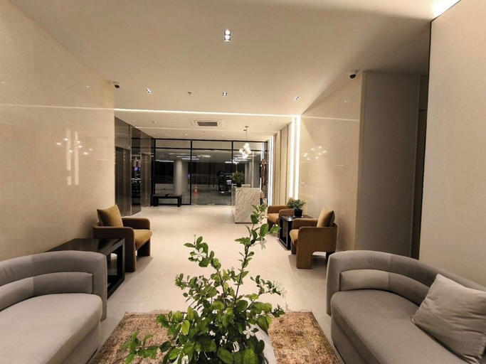 Public Area 5, Sathorn 111, Sathorn