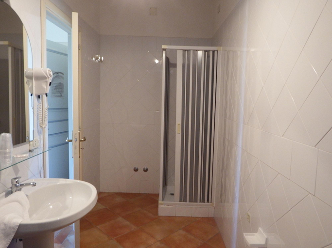Bathroom 5, Lamione da Dorotea, Salerno