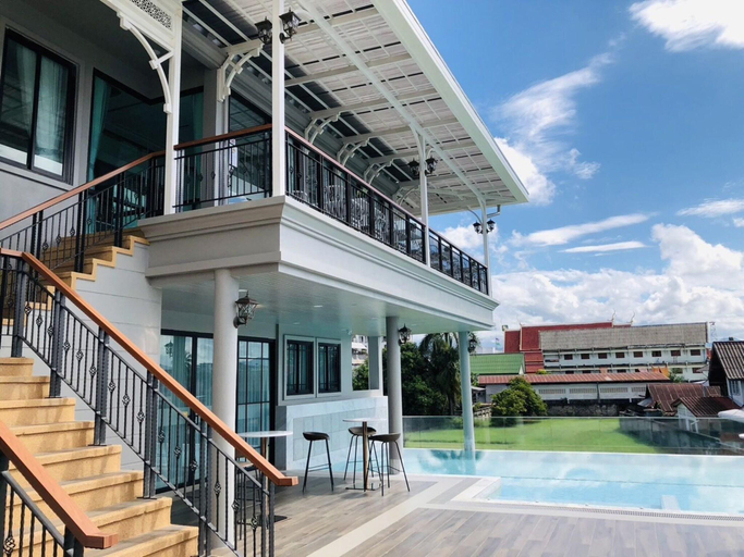 Exterior & Views 2, Huern Kan Thong Hotel, Muang Phrae