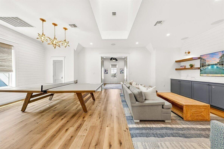 Lobby 4, Boardwalk Breeze 109 Sou, Nueces