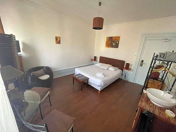 Room 5, Le Carrv D Aix, Savoie