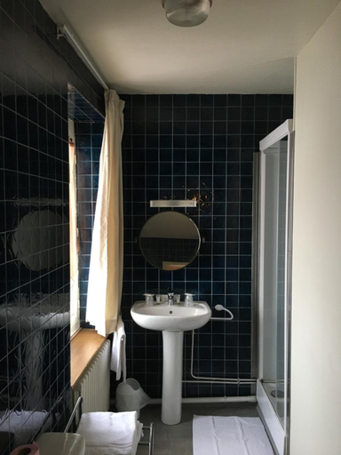 Bathroom 4, Hotel Du Rempart, Cher