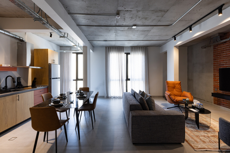 Room 5, C Living 3
