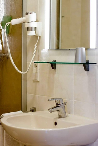 Bathroom 4, Hotel Garni Haus Zum Gutenberg, Freising