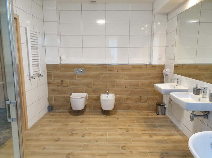 Bathroom 3, Nadodrzański Dwór, Nowa Sól