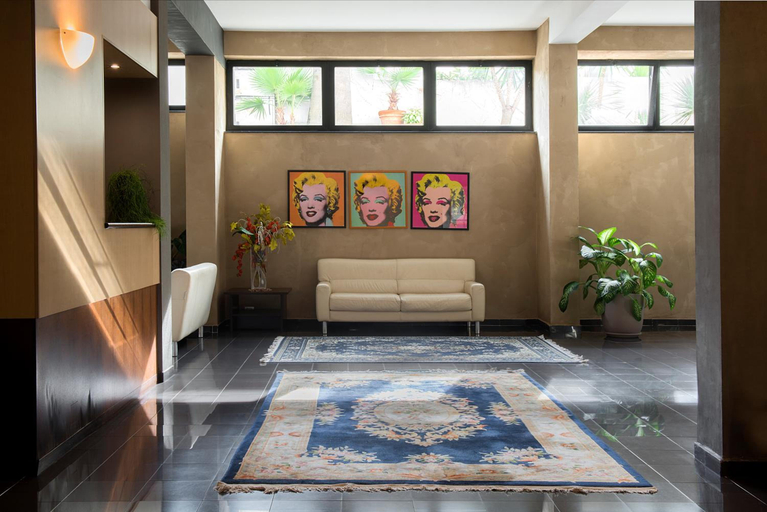 Others 5, Residence Annunziata, Messina