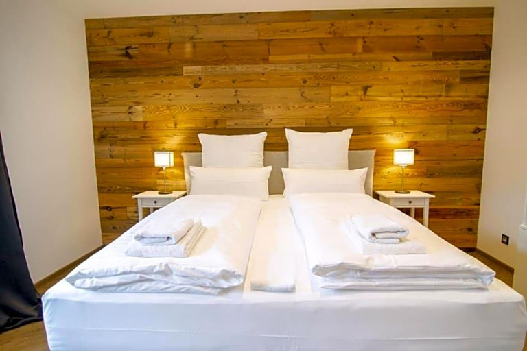 Room 2, Schiefer Suite Hotel Apartments, Goslar
