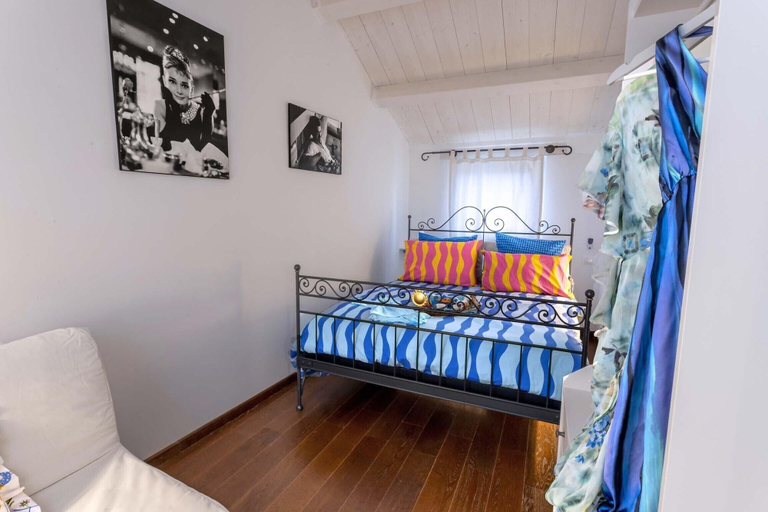 Bedroom 2, Lillac Cottage, Ancona
