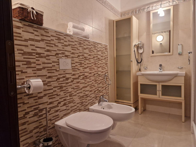 Bathroom 3, Art Hotel Podebrady, Nymburk