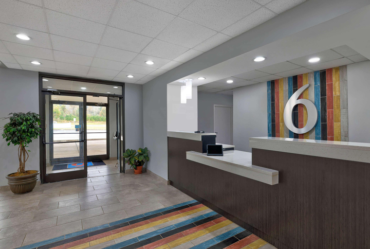 Public Area 2, Motel 6 Scottsboro, Al – Hwy 72, Jackson