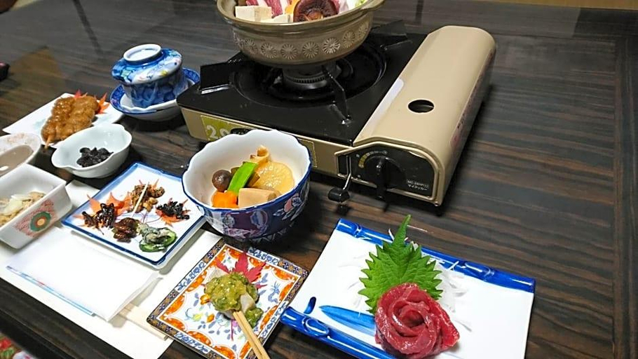Food & Drinks 2, Minshuku Yurika, Urugi