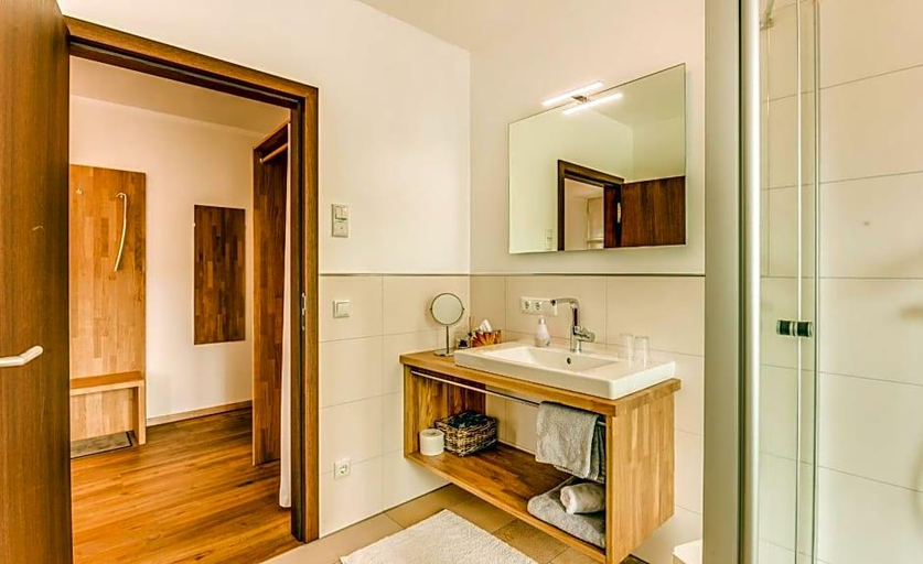 Bathroom 3, Gasthof Schiesl, Schwandorf