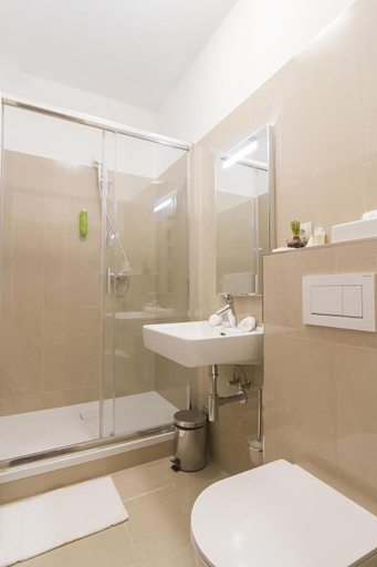 Bathroom 4, Boutique Hotel U Solnv Brv Ny, České Budějovice
