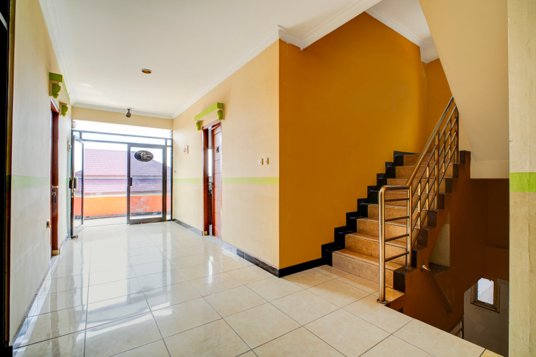 Lobby 4, Hotel O Depok Near Bhayangkara Brimob Hospital, Depok