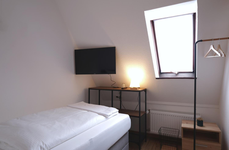Bedroom 3, Hotel Dortmunder Hof, Würzburg