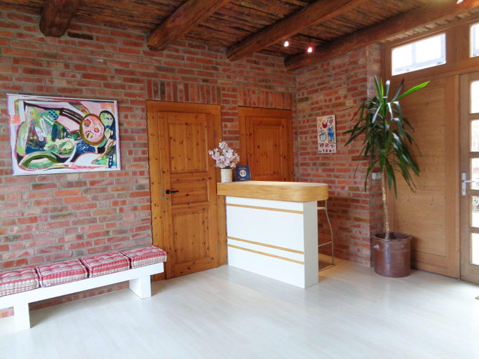 Lobby 2, Apartment Puell, Börde