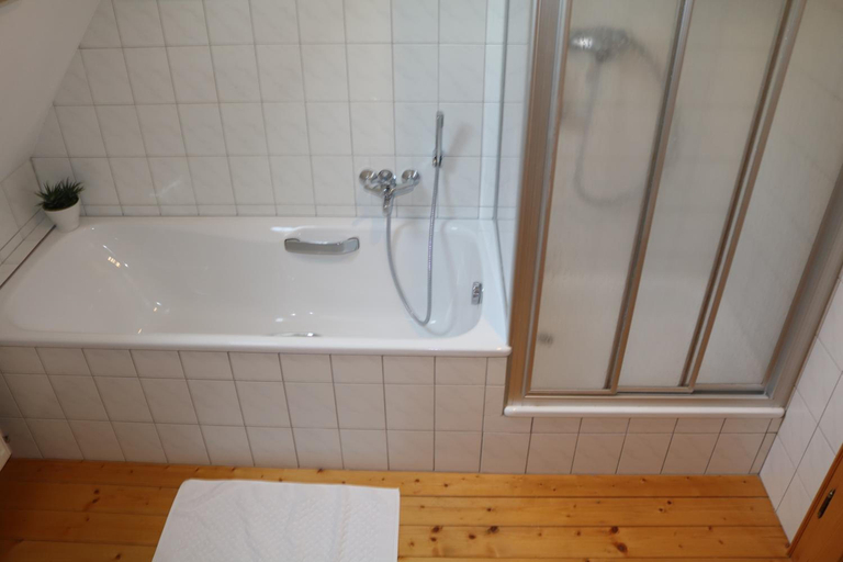 Bathroom, Appartementhotel Blomberger Hof, Lippe