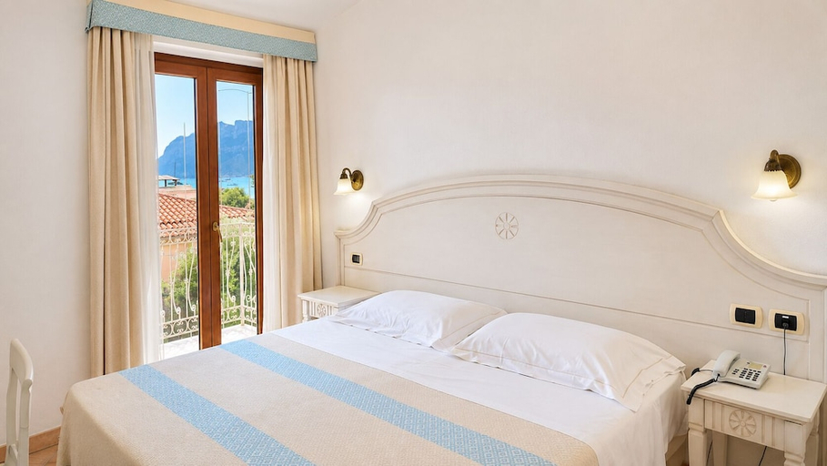 Bedroom 2, Hotel Il Faro Di Molara, Olbia-Tempio