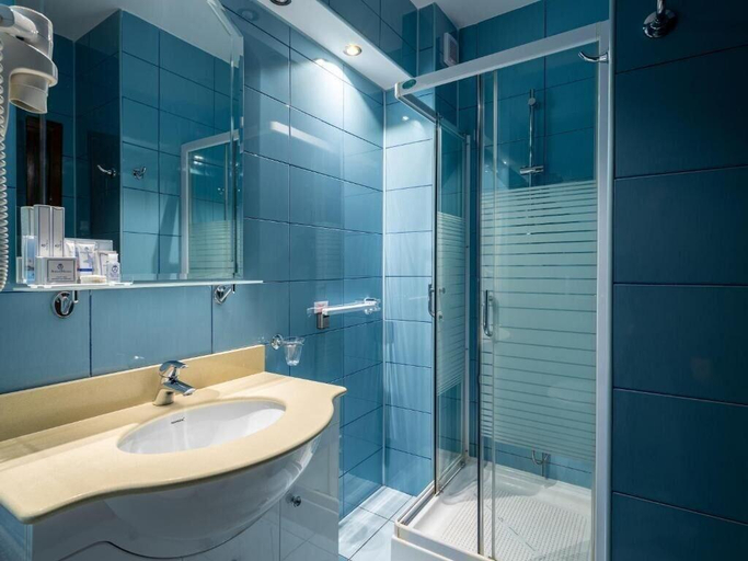 Bathroom 4, Hotel Ski & Sky, Predeal