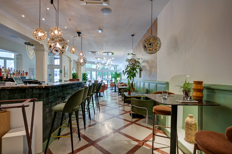Restaurant 5, Le Blason Du Ventoux, Vaucluse