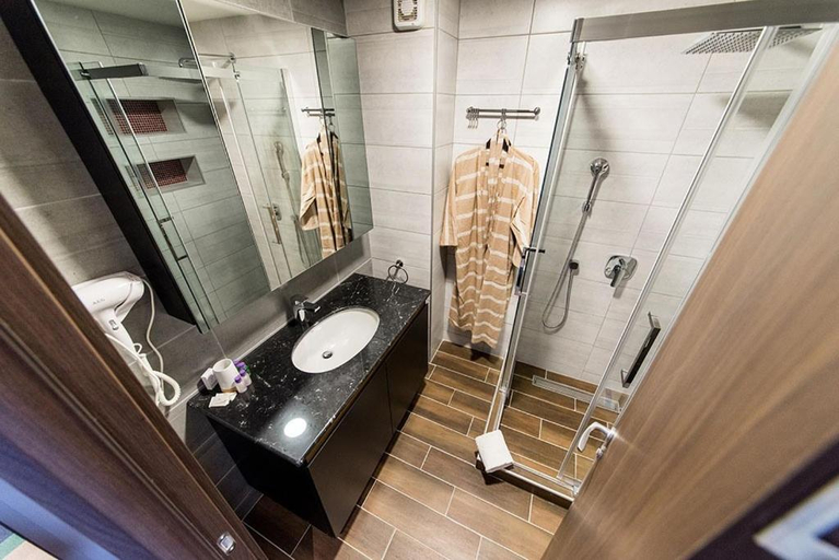 Bathroom 3, Hotel Kraljevi Aardaci, Raška