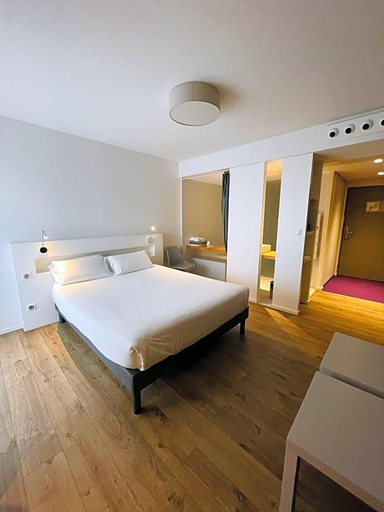Bedroom 4, Hotel Restaurant Santiago, Pyrénées-Atlantiques