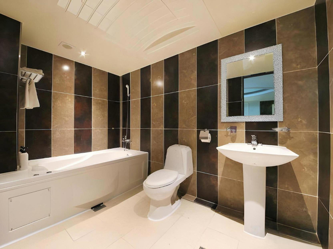 Bathroom 5, Hwagok Dean, Gangseo