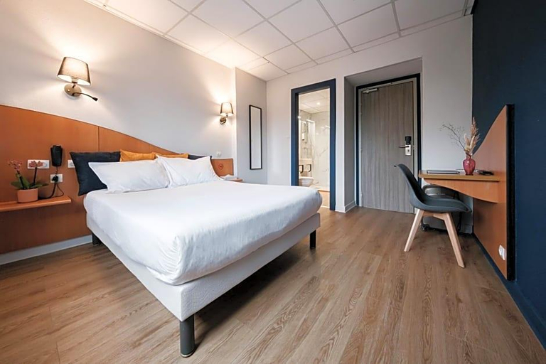 Room 4, Hv¥tel Du Parc, Moselle