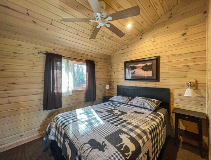 Bedroom 2, Ahmic Lake Resort, Parry Sound