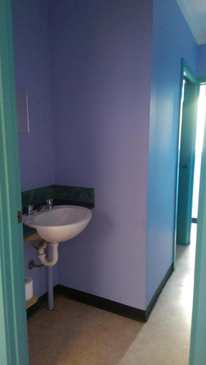 Bathroom 4, Anglesea Backpackers, Surf Coast - West
