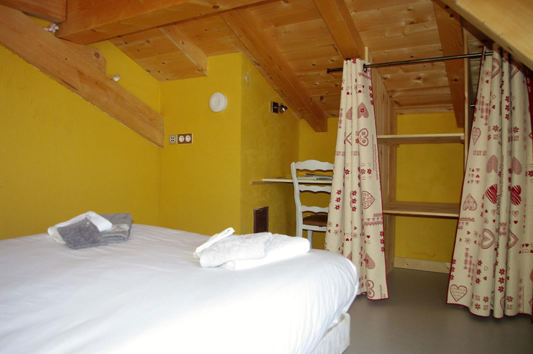 Room 3, Chalet Aux 3 Biches, Haute-Savoie
