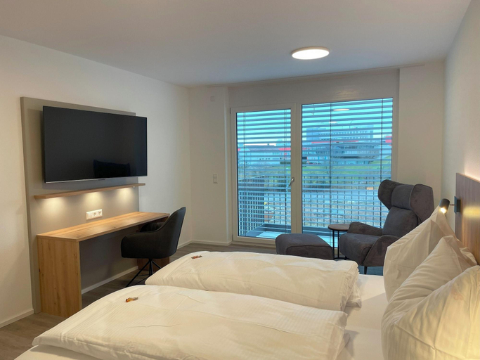 Bedroom 4, MEIN MOTEL - Self Check-in -, Rottweil