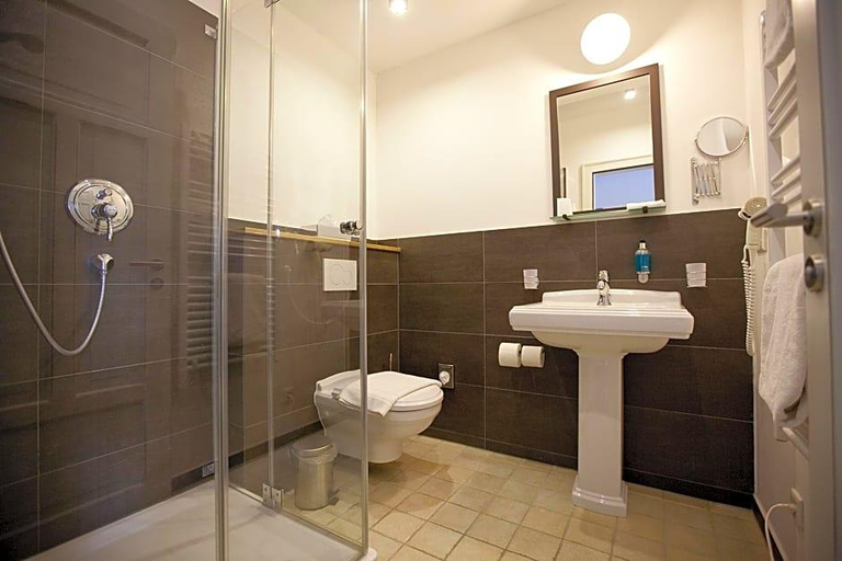 Bathroom 5, Die Post Landgasthof Aufkirchen, Starnberg