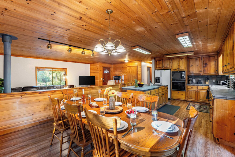 Food & Drinks 5, Whiskey Springs By Avantstay Classic Cabin Near , Nevada