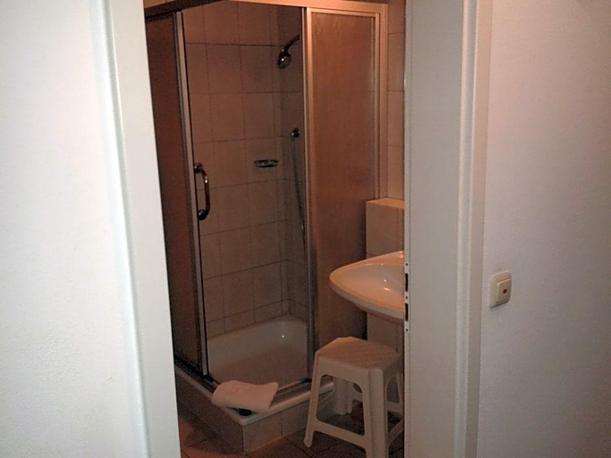 Bathroom, Hotel Bv Chner Garni, Odenwaldkreis