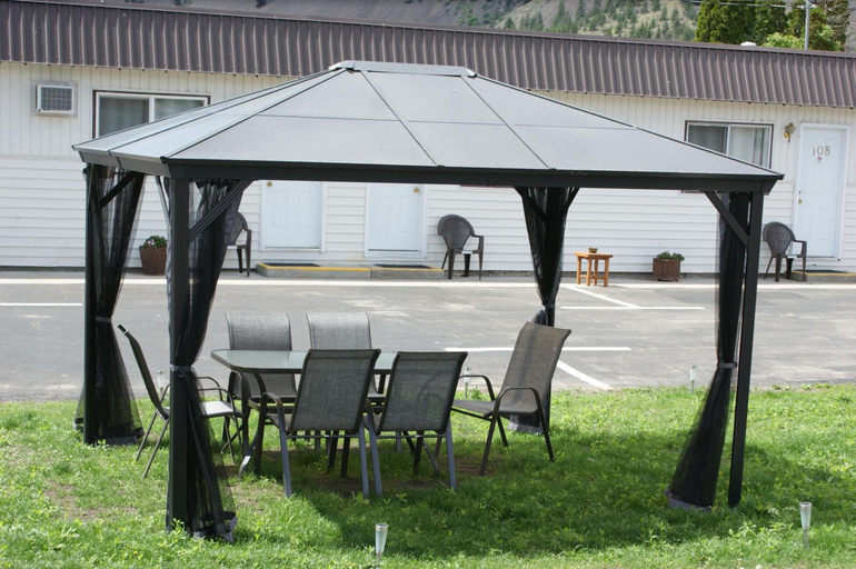Others 4, Elks Motel, Okanagan-Similkameen