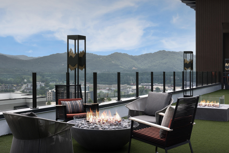 Exterior & Views 2, Tempo By Hilton Pigeon Forge, Sevier
