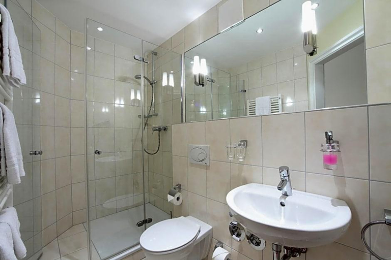 Bathroom 4, Hotel Vivaldi Berlin Am Kurfv Rstendamm, Berlin