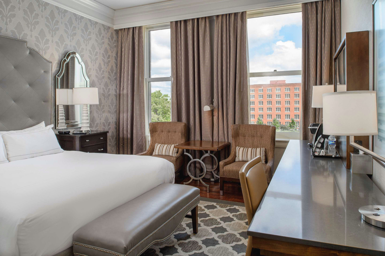 Bedroom 3, St. Louis Union Station Hotel, Curio Collection by Hilton, Saint Louis