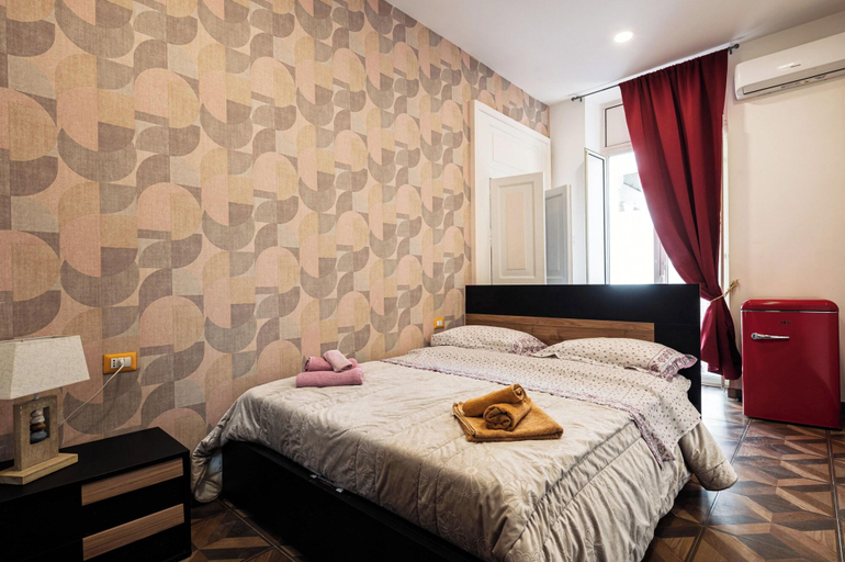 Bedroom 2, PIGNASECCA GUEST HOUSE, Napoli