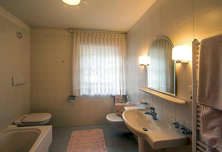 Bathroom 4, Gasthof Obermair, Bolzano