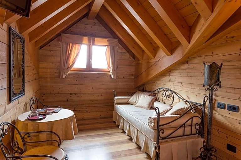 Bedroom 3, Hotel Arisch, Sondrio