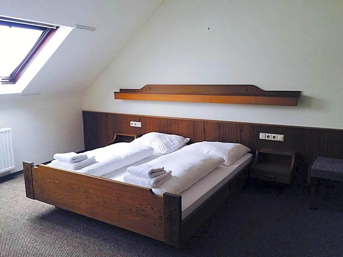 Bedroom 5, Saigon Hotel, Saarpfalz-Kreis