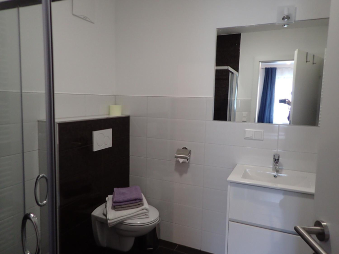 Bathroom 3, Gasthof Zum Postwirt, Murau