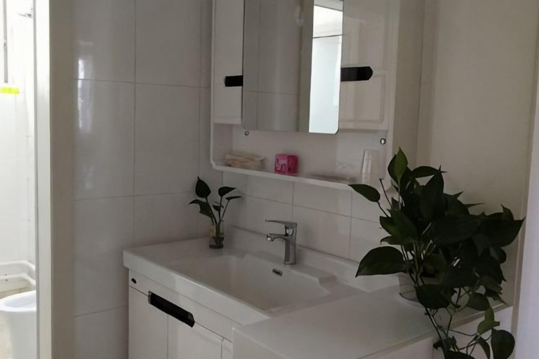 Bathroom 3, Anyu · Wooden House, Zaozhuang