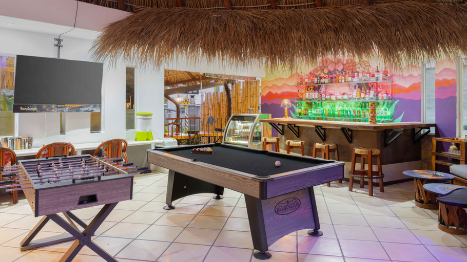 Sports and Entertainment 5, HOTEL CASA CHAHUE, Dist. Pochutla