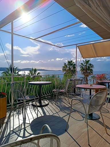Food & Drinks 5, Les Galets Hv Tel Et B B, Var